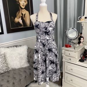 Black/ White Hawaiian Print Halter Neckline Dress